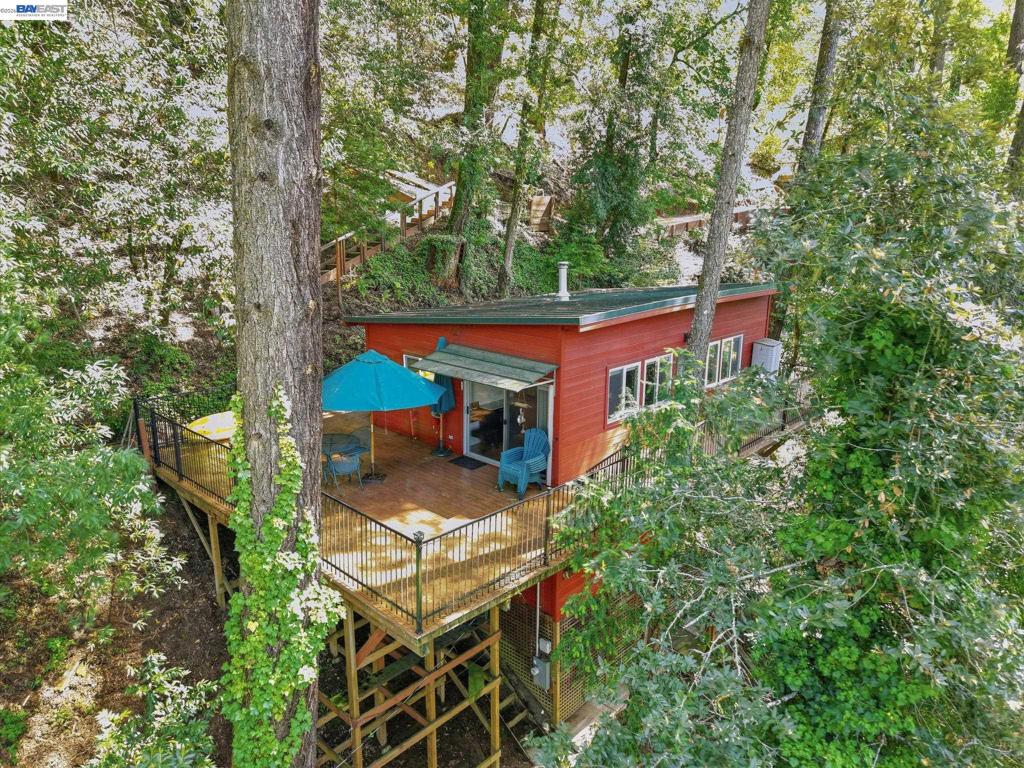 11700 Oak Rd Property Photo 2