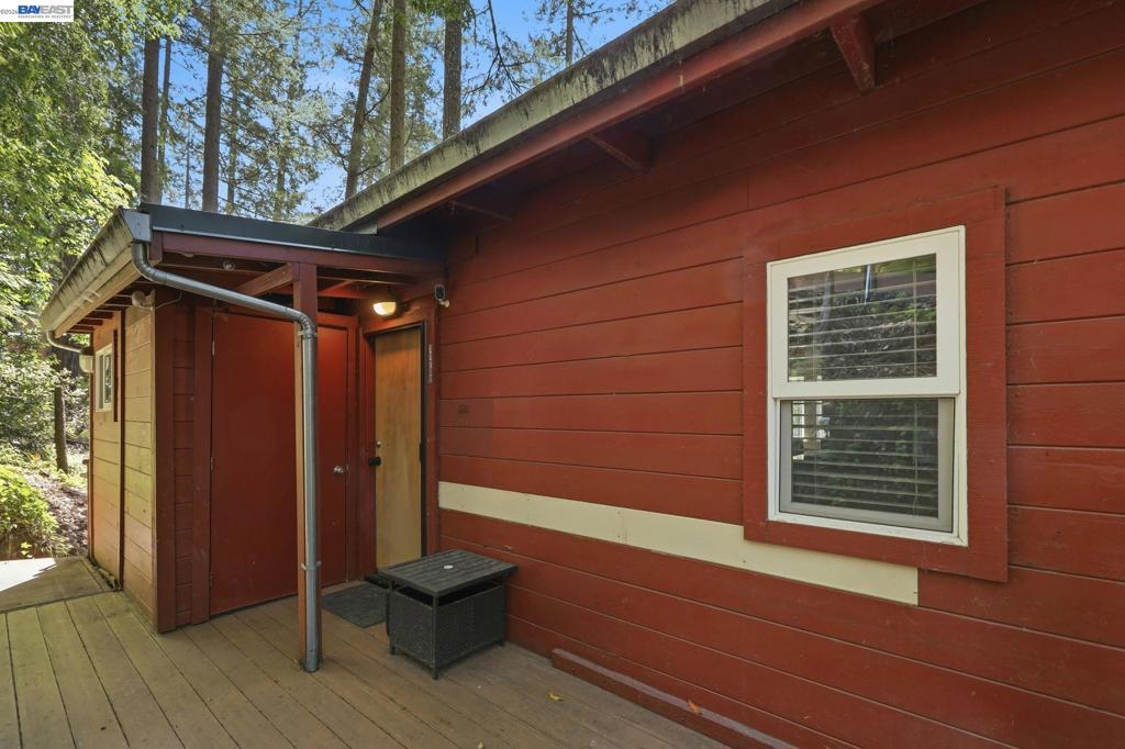 11700 Oak Rd Property Photo 3