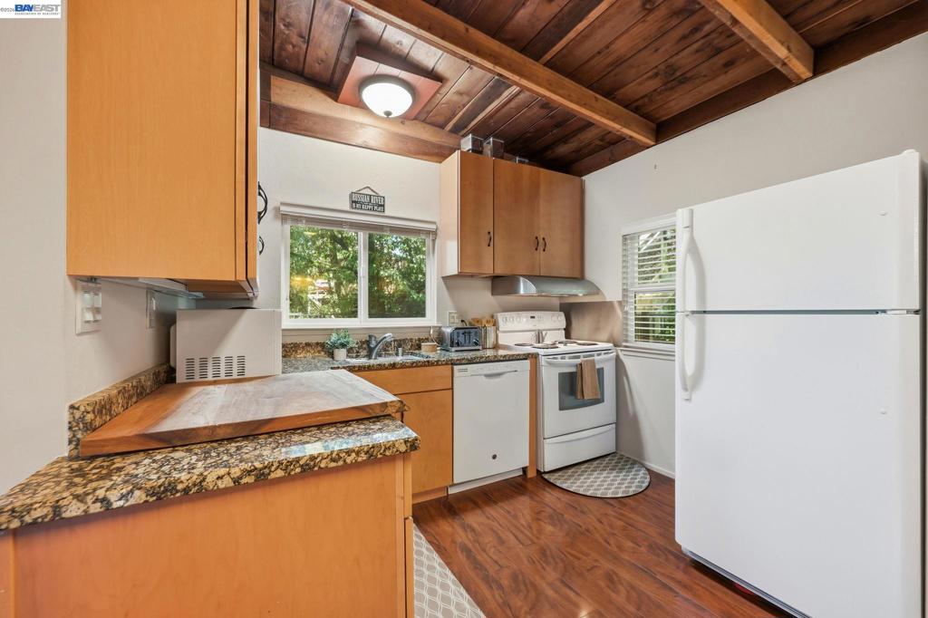 11700 Oak Rd Property Photo 5