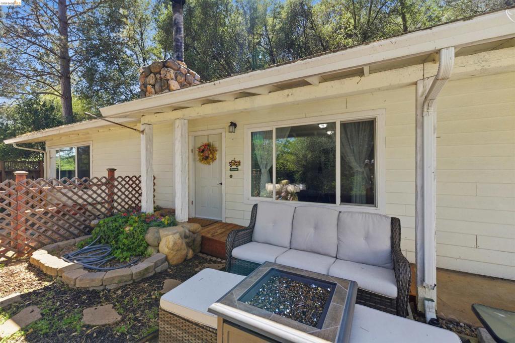 376 Calaveras Way Property Photo 1
