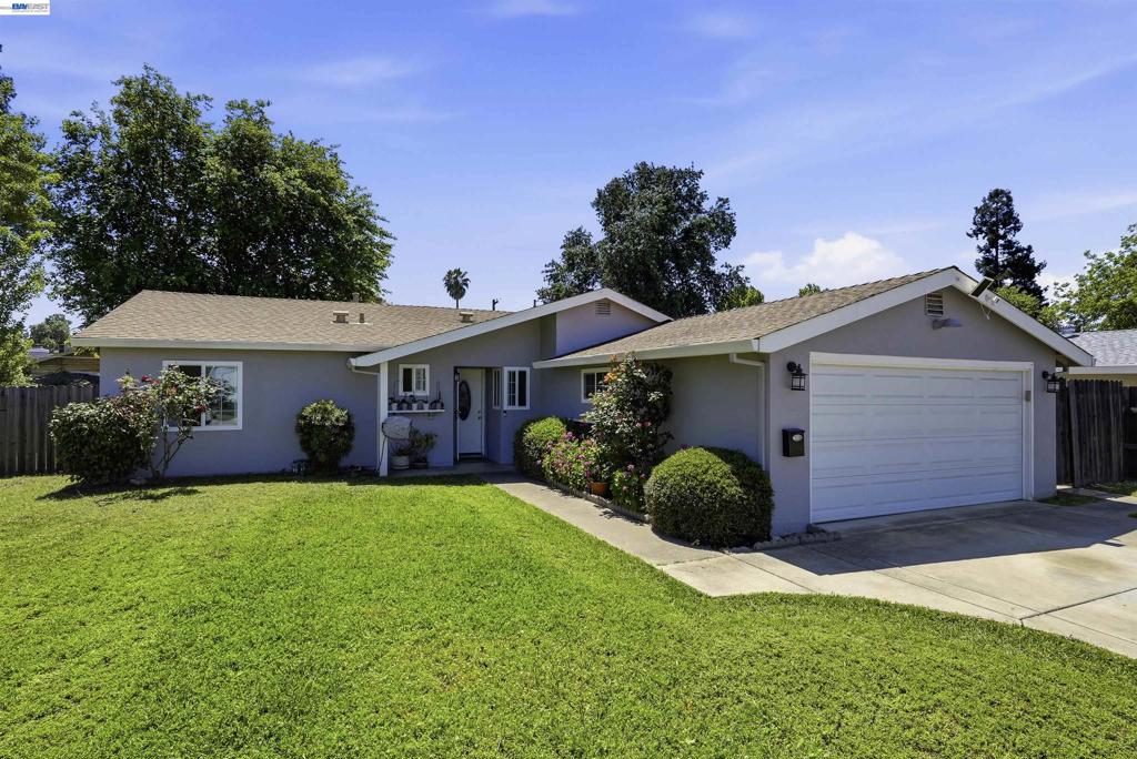 4546 Freeway Cir Property Photo 1