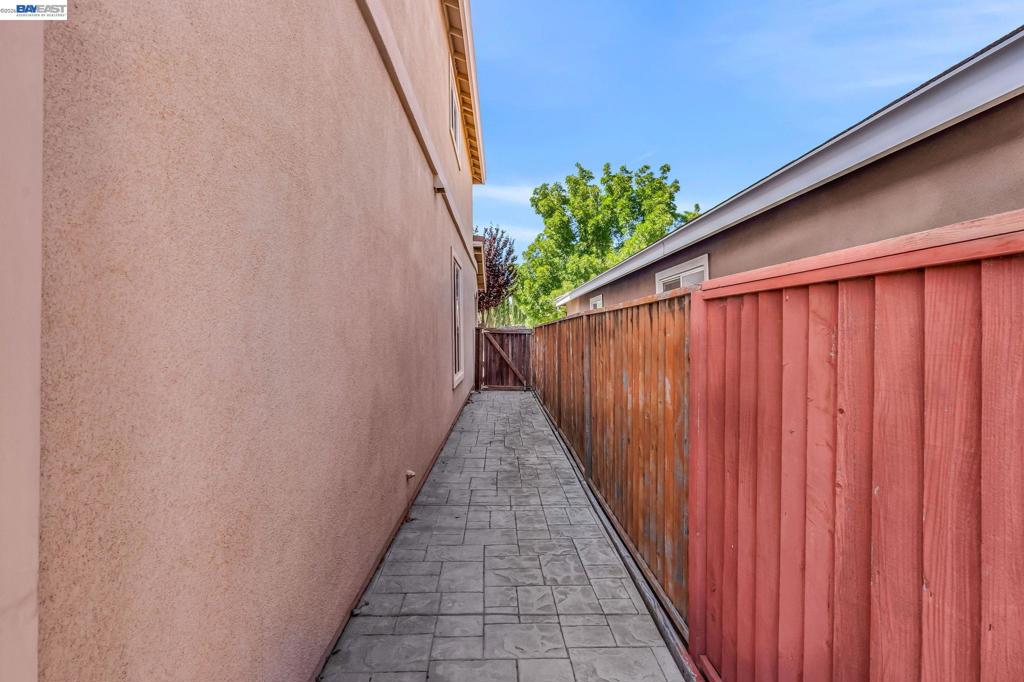 2536 Tampico Dr Property Photo 48