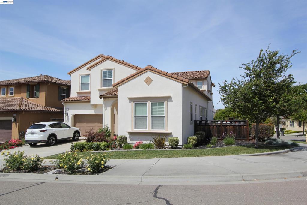 5202 Salerno Dr Property Photo 2
