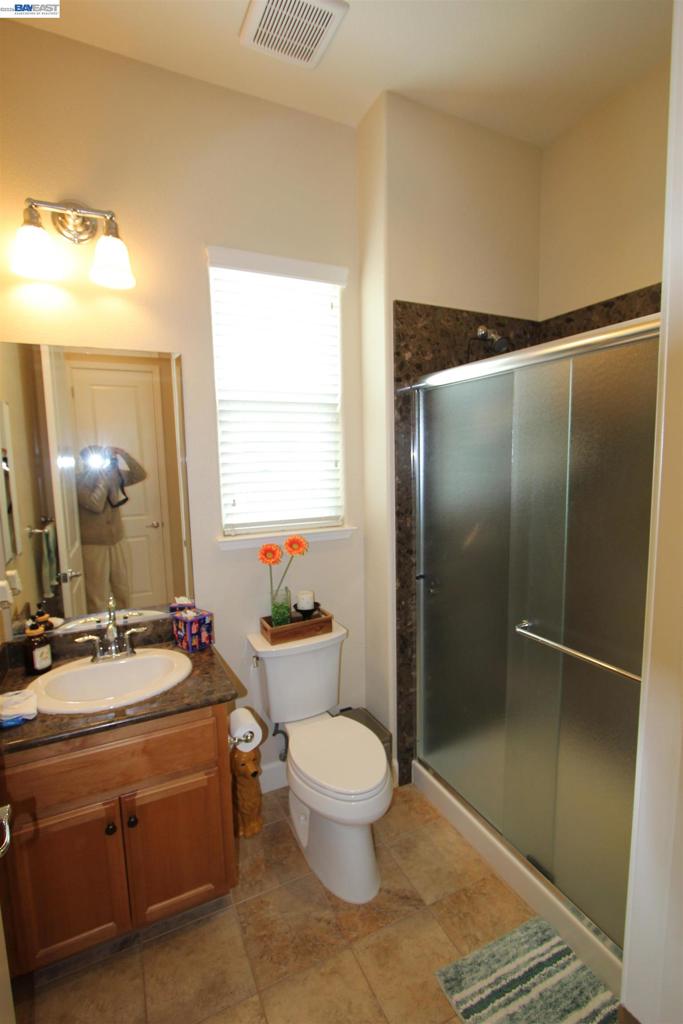 5202 Salerno Dr Property Photo 4