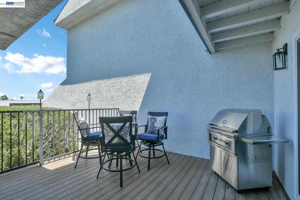 1516 Trawler St Property Photo 25