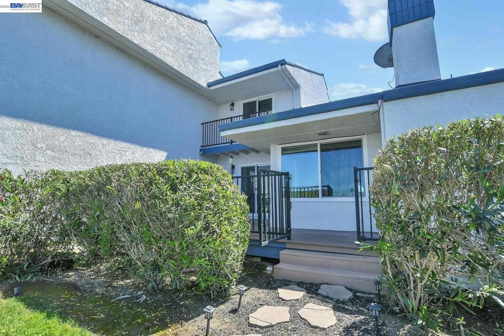 1516 Trawler St Property Photo 27