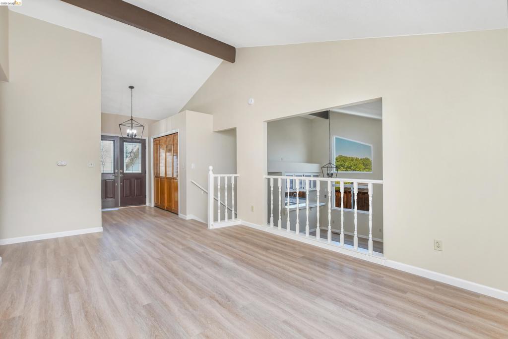 2411 Los Prados Way Property Photo 7