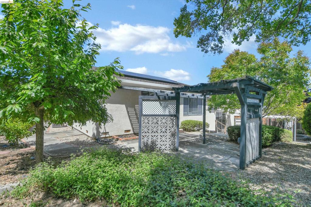 2411 Los Prados Way Property Photo 30