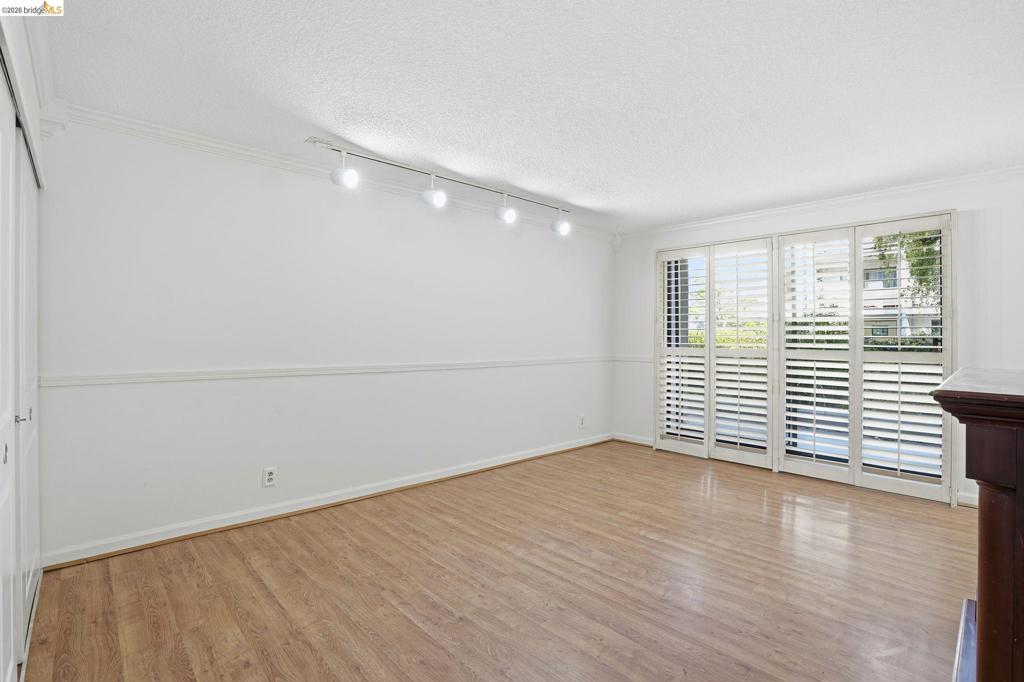 2 Admiral Drive B276 Property Photo 12