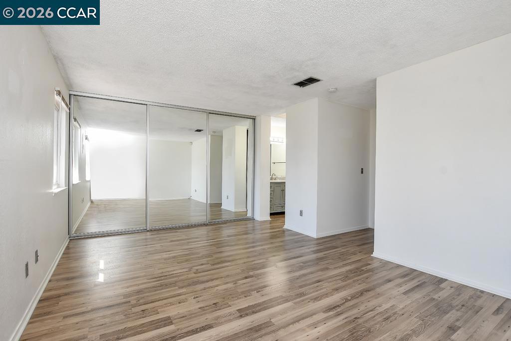 65 Edgewater Pl Property Photo 26