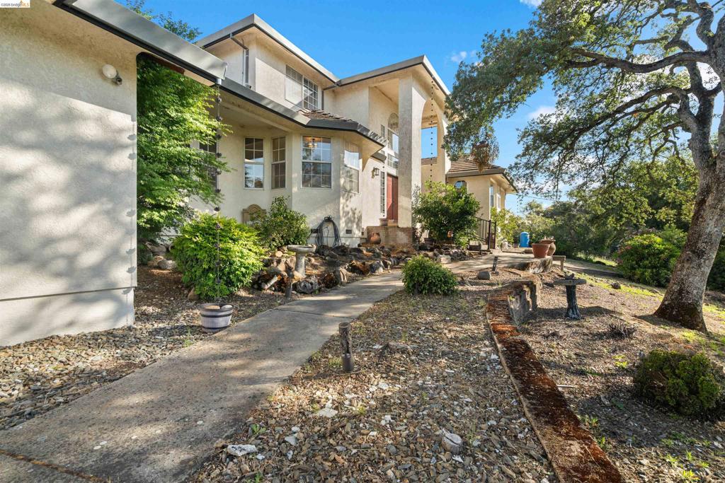 3589 Pardee Property Photo 6