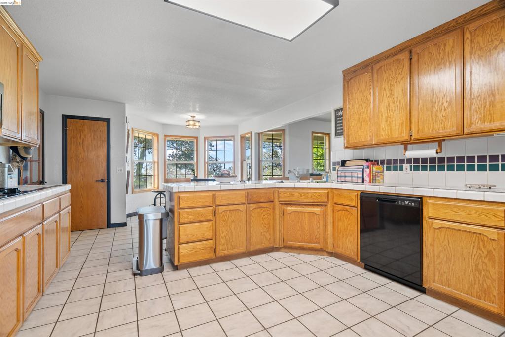 3589 Pardee Property Photo 12