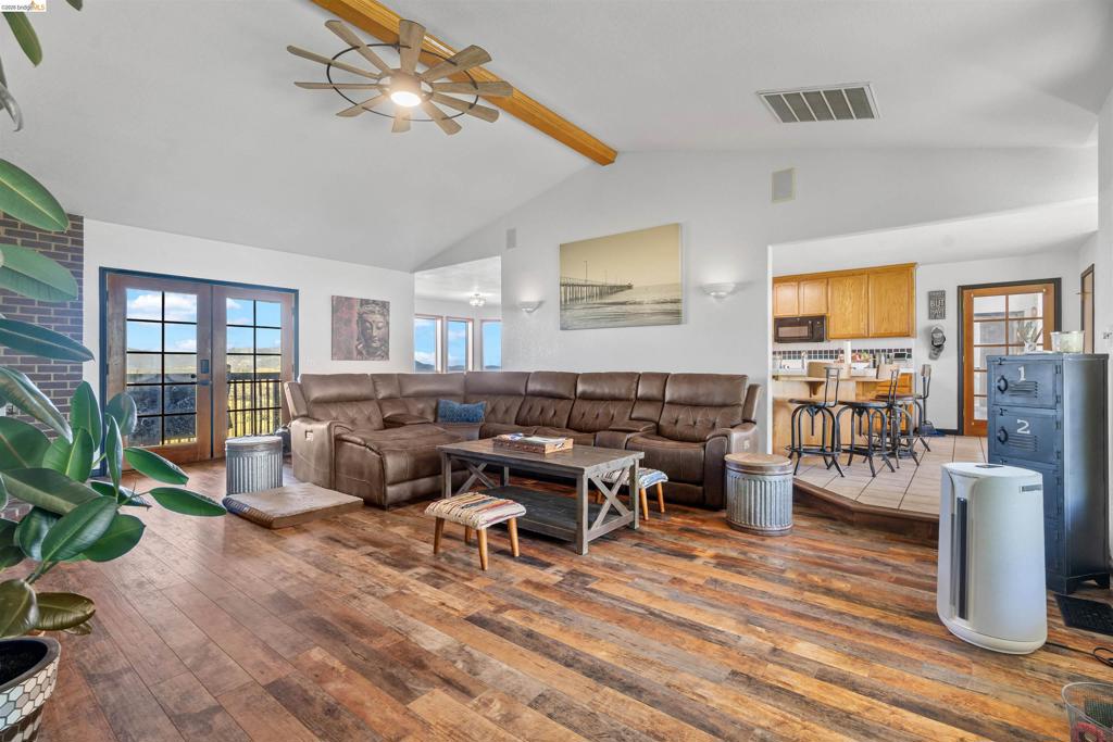 3589 Pardee Property Photo 16