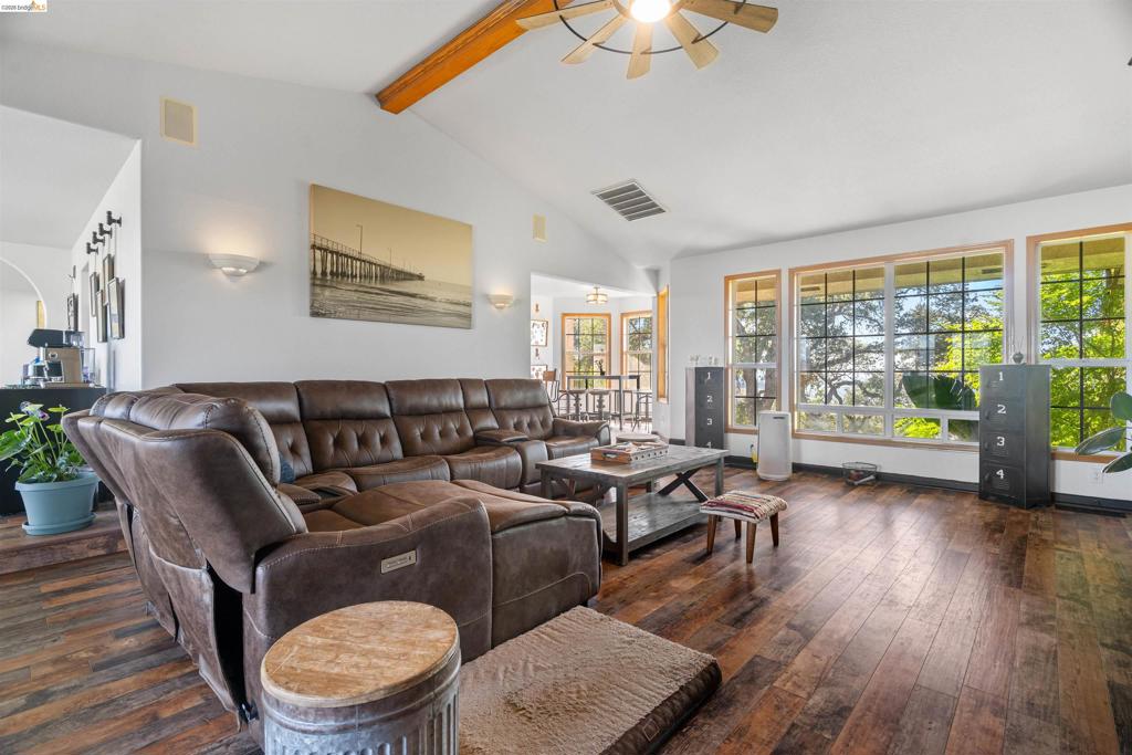 3589 Pardee Property Photo 17