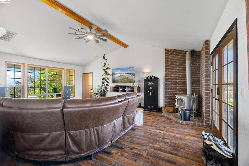 3589 Pardee Property Photo 18