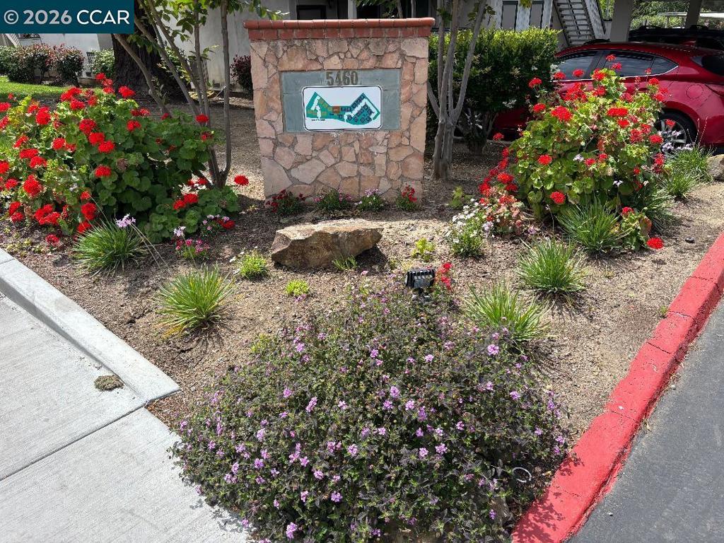 5460 Concord Blvd B7 Property Photo 3