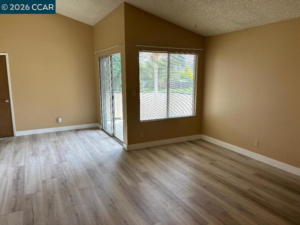 5460 Concord Blvd B7 Property Photo 6
