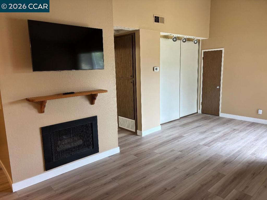 5460 Concord Blvd B7 Property Photo 8