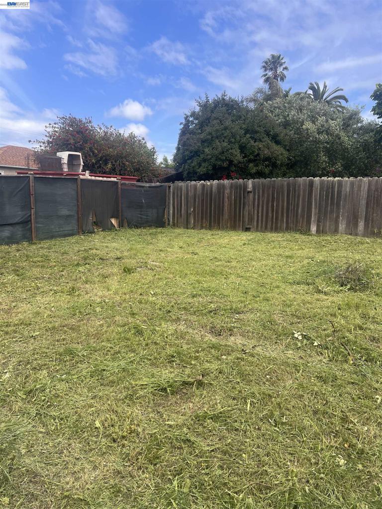 1737 Esmond Ave Property Photo 13