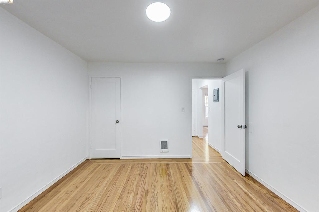 1207 University Ave Property Photo 29
