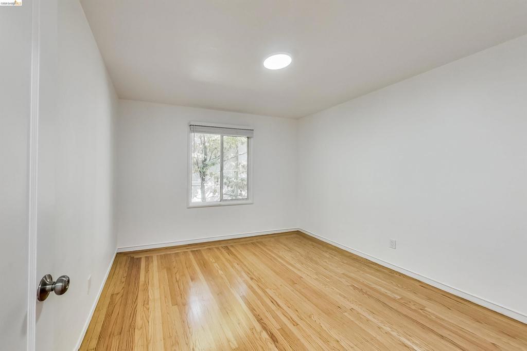 1207 University Ave Property Photo 33