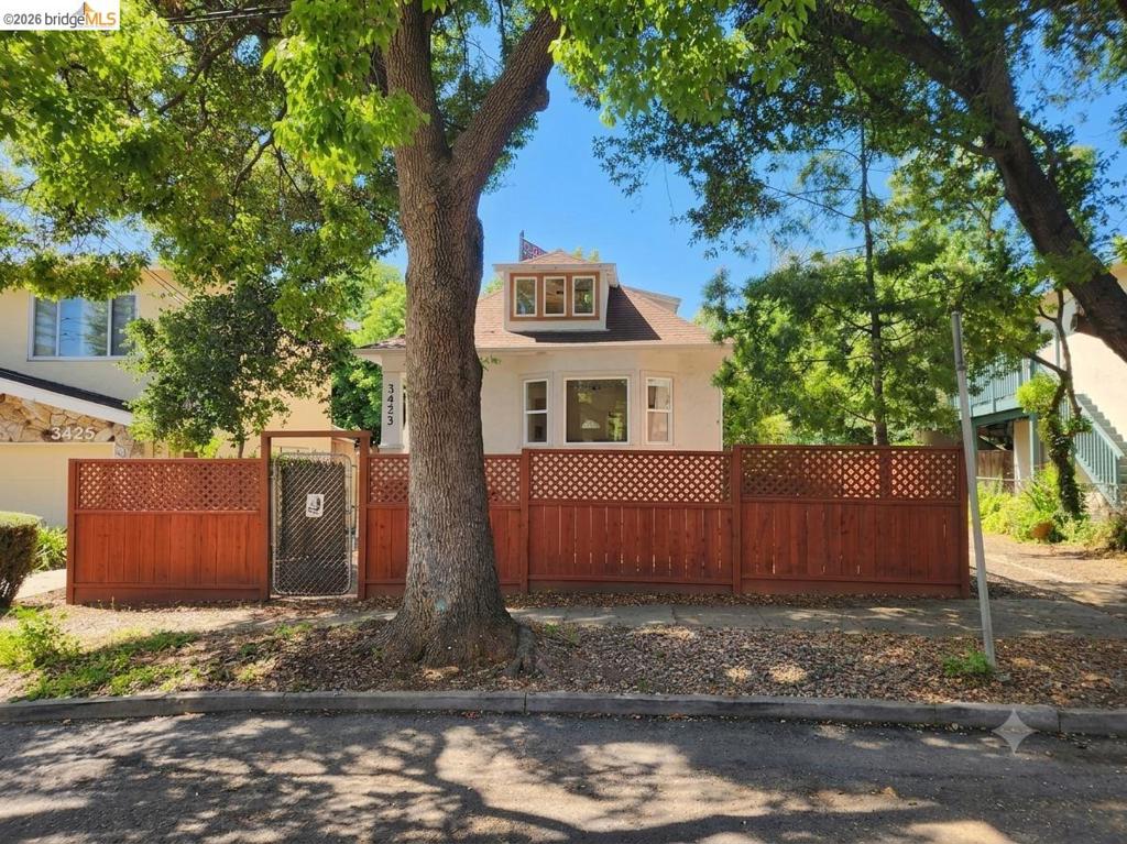 3431 Wilson Ave Property Photo 1