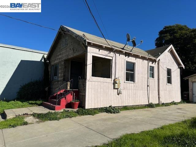 1024 50th Ave Property Photo 1