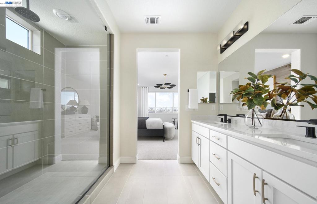 310 Hemingway Lane Property Photo 8