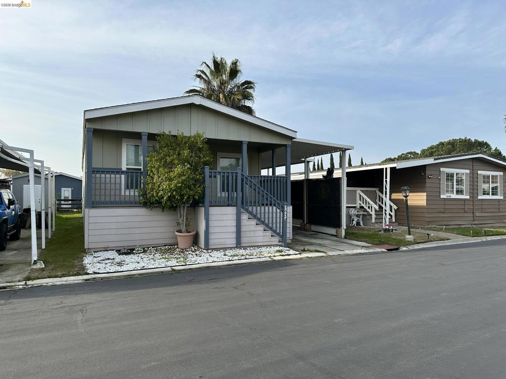 3634 Hawhorne Property Photo 1