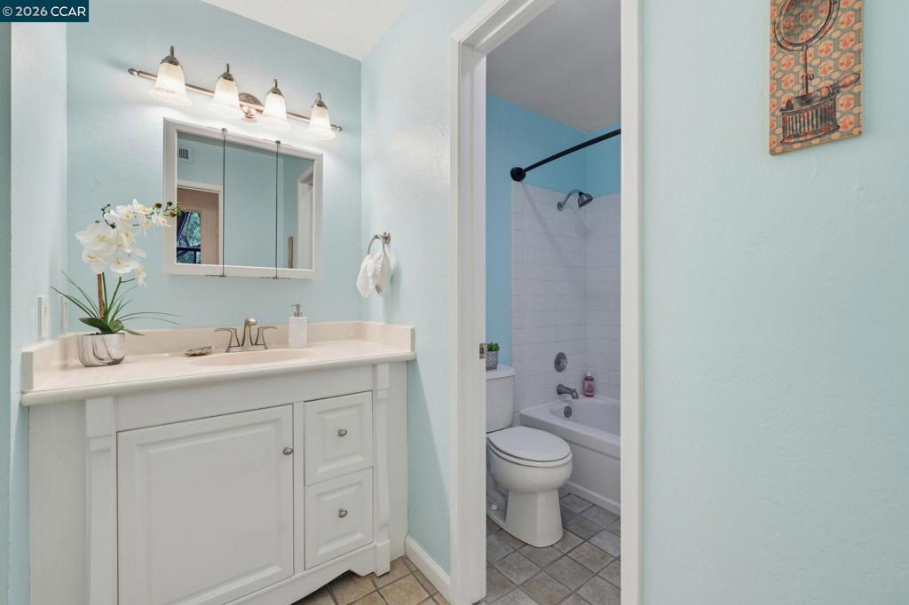 460 N Civic Dr 302 Property Photo 24