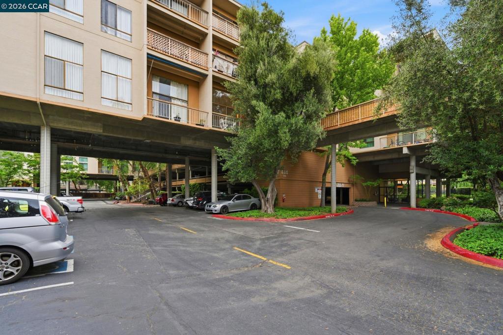 460 N Civic Dr 302 Property Photo 31