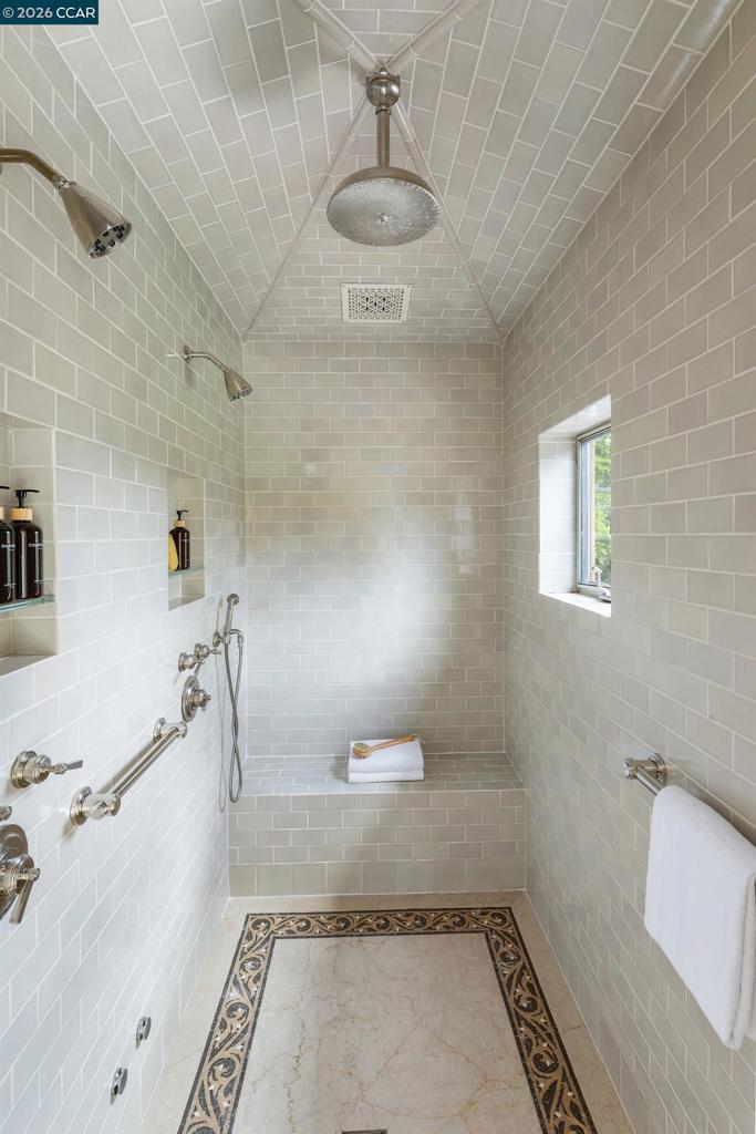 280 Indian Rd Property Photo 41