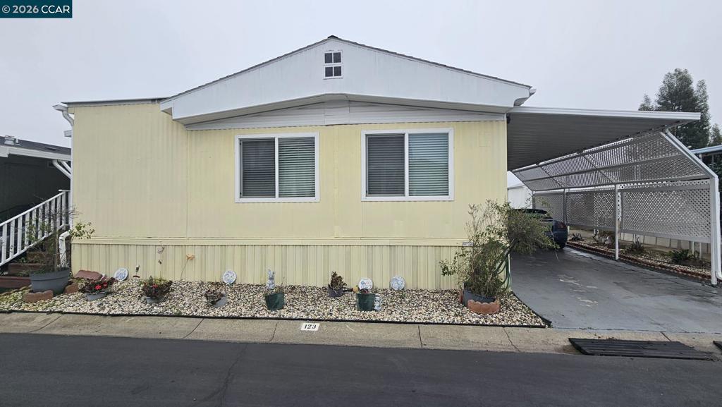 123 Zartop Property Photo 1