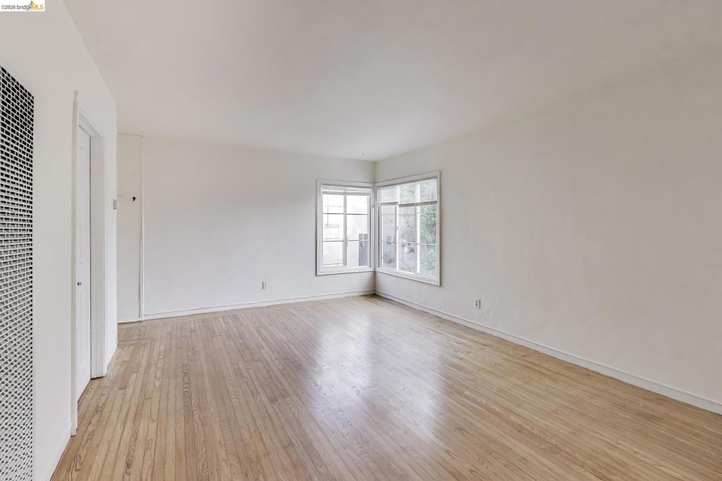 33 E Home Place Property Photo 4