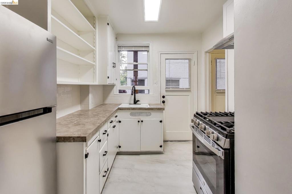 33 E Home Place Property Photo 6