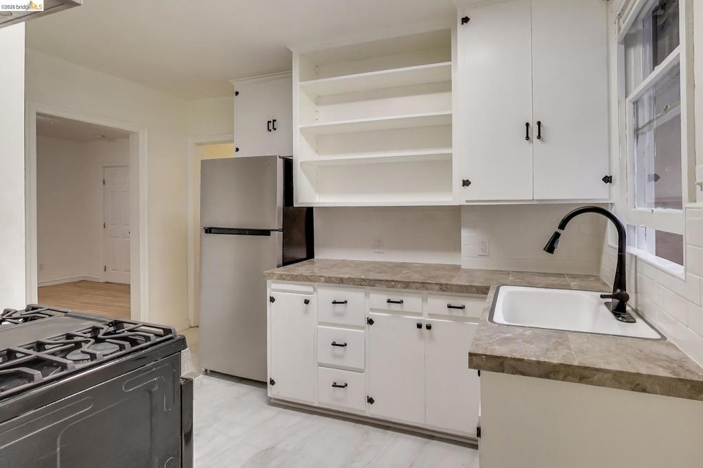33 E Home Place Property Photo 7