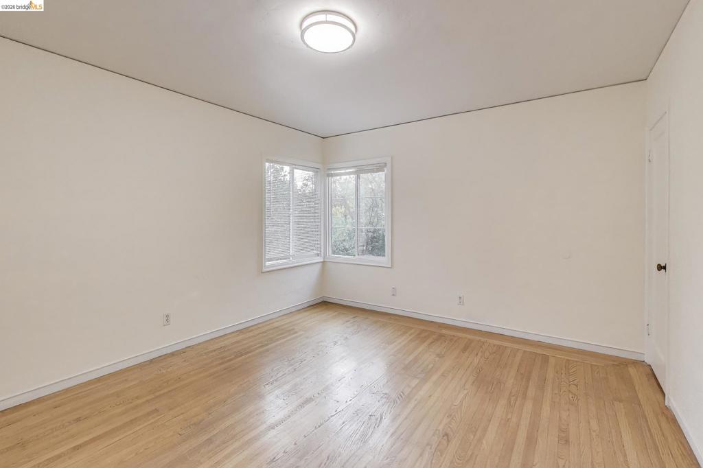 33 E Home Place Property Photo 8