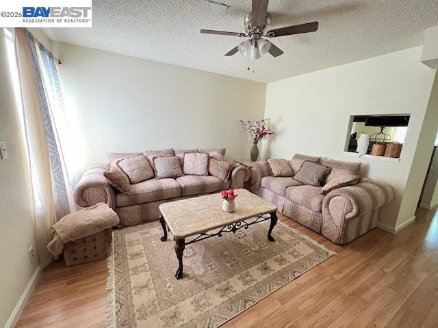 2300 Sycamore Ln 5 Property Photo 2