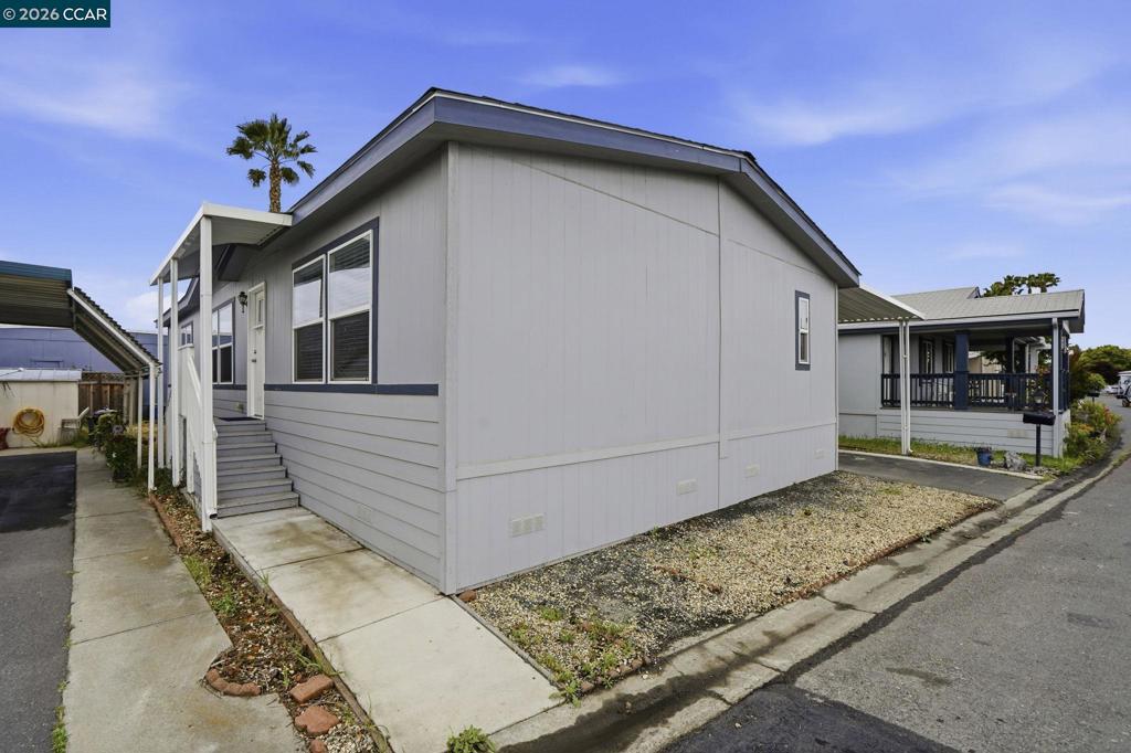 211 Aria Dr. Property Photo 2