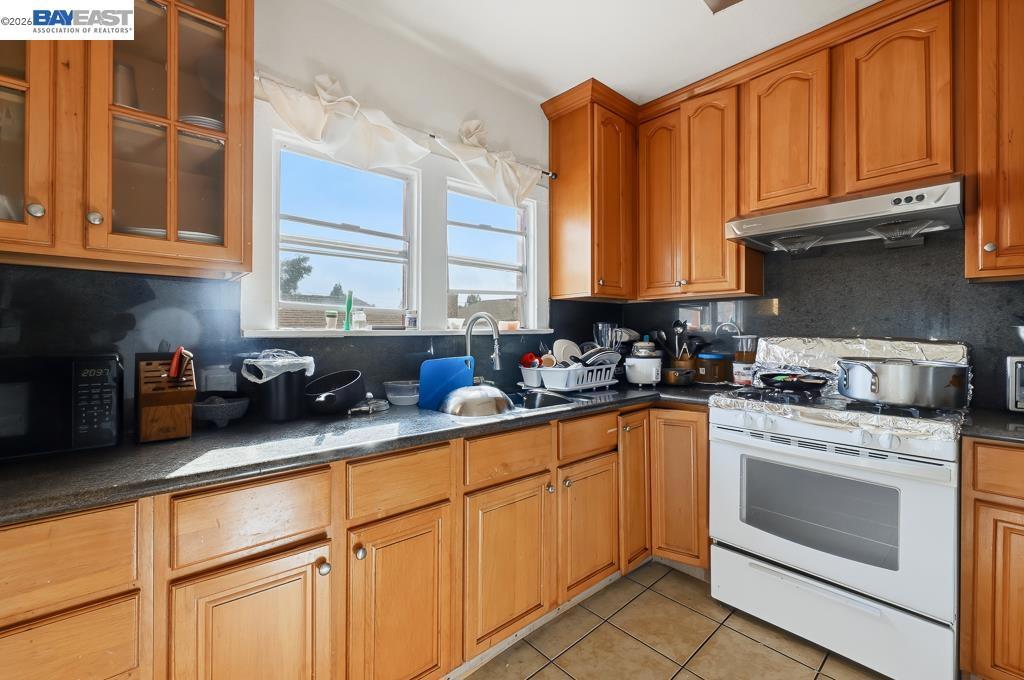 7419 7421 Hillside St Property Photo 30