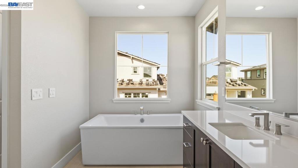 1589 Strathaven Place Property Photo 4