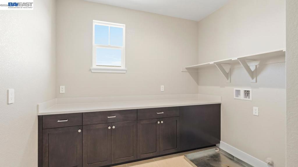 1589 Strathaven Place Property Photo 33