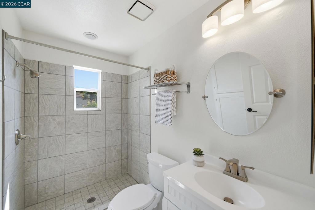 908 Vista Pointe Dr Property Photo 24