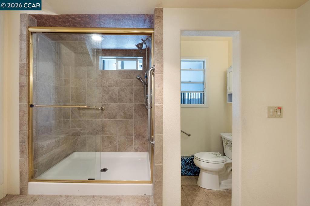 477 W 10th St Property Photo 41