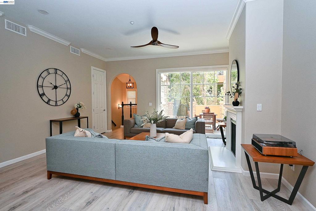 4739 Perugia St Property Photo 6
