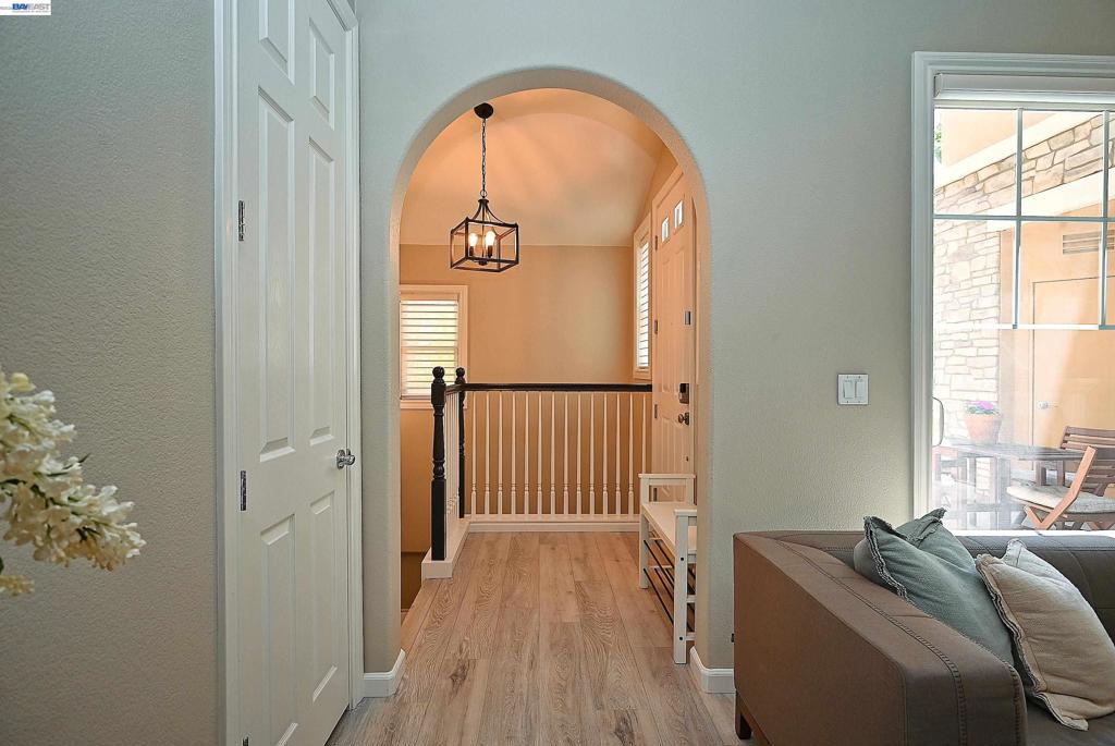 4739 Perugia St Property Photo 8