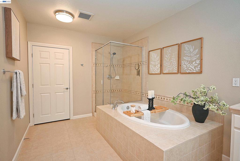 4739 Perugia St Property Photo 21