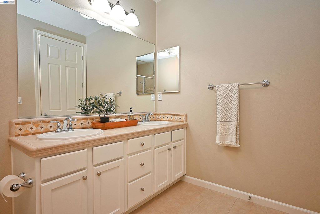 4739 Perugia St Property Photo 24