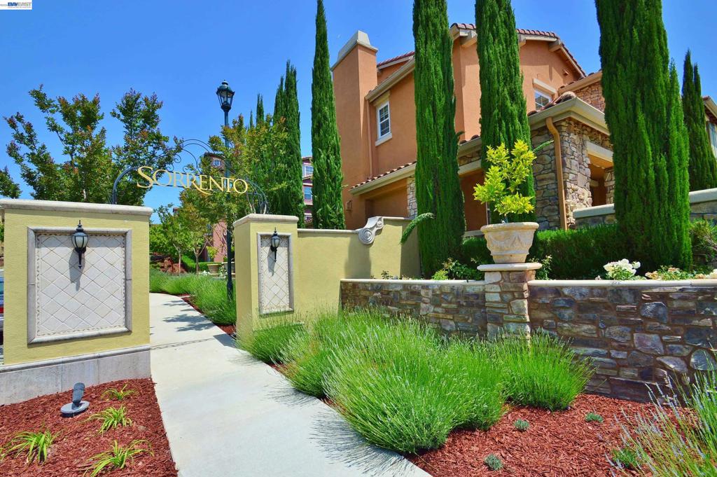 4739 Perugia St Property Photo 36