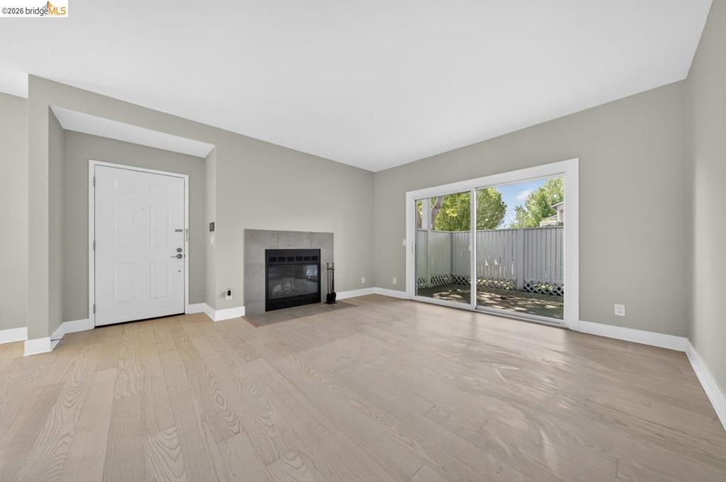 91 Schooner Ct Property Photo 5